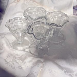 Set of 4 Vintage Tulip Clear Glass Ice Cream Sundae Dishes Footed Dessert 4" T